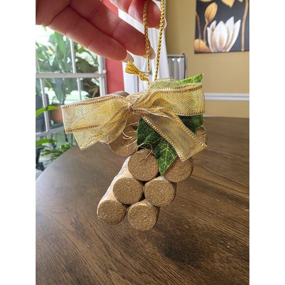 Wine Cork Christmas Tree Ornament Bunch Of Grapes - Picture 1 of 16